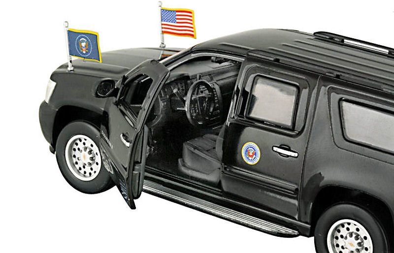 Luxury 675PS Chevrolet Suburban Blindado Presidencial (2009) Luxury 675PS 1/43