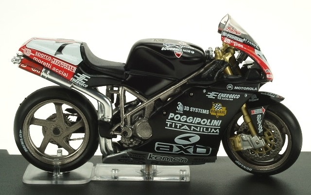 Maqueta Motor Ducati 998R nº 7 Pierfrancesco Chili (2002) Altaya escala 1/24 