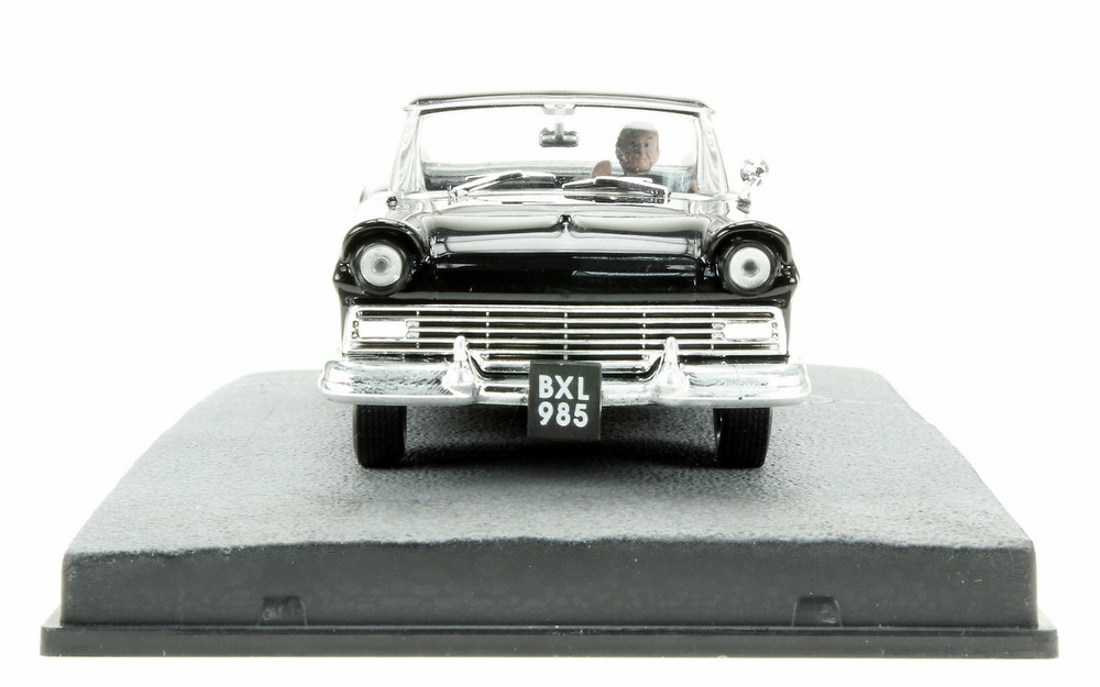 Ford Fairlane 500 Skyliner (1957) James Bond 