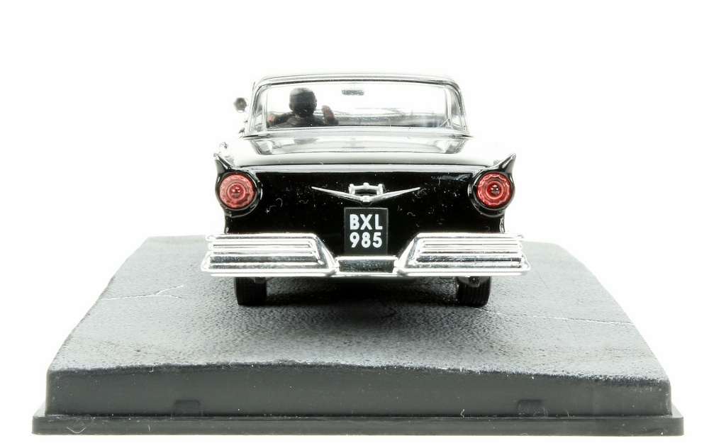 Ford Fairlane 500 Skyliner (1957) James Bond 