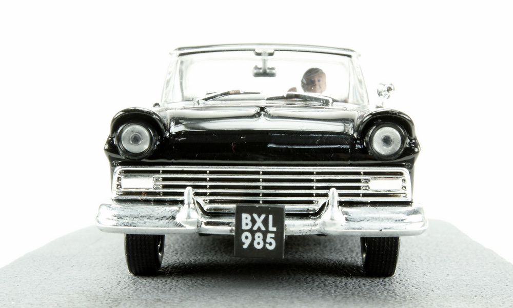 Ford Fairlane 500 Skyliner (1957) James Bond 