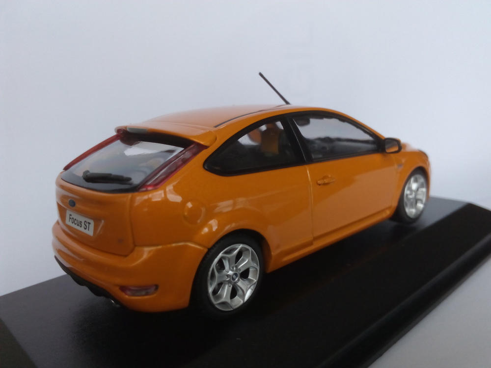 Ford Focus ST (2007) Minichamps 1:43 