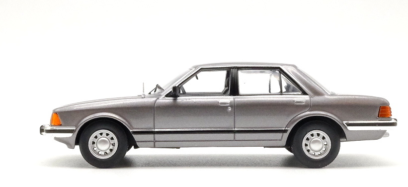 Ford Granada 2.8 GL (1982) Ixo CLC327 1/43 