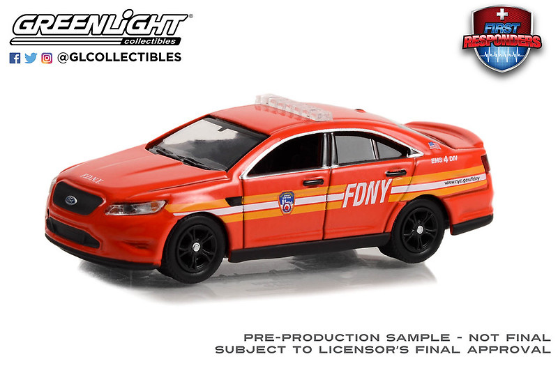 Ford Interceptor Bomberos Nueva York (2016) Greenlight escala 1/64 