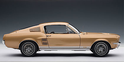 Autoart 72806 Ford Mustang GT 390 (1968) Autoart 1:18 color oro (beige metalizado)