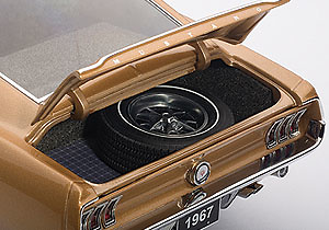 Autoart 72806 Ford Mustang GT 390 (1968) Autoart 1:18 color oro (beige metalizado)