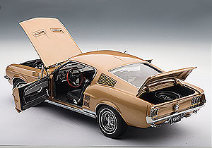 Autoart 72806 Ford Mustang GT 390 (1968) Autoart 1:18 color oro (beige metalizado)