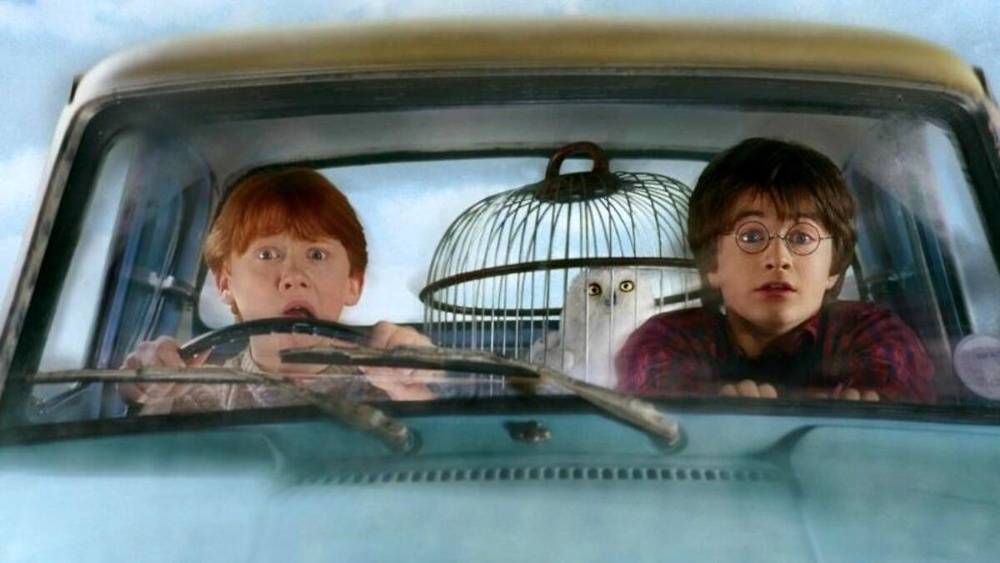 Harry Potter - Ford Anglia Encantado con figuras de Harry y Ron Corgi CC99725 