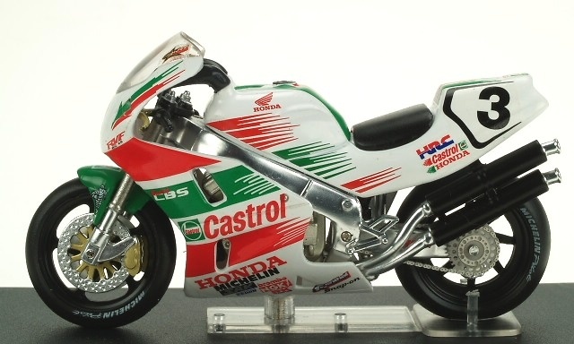 Honda RC45 nº 3 John Kocinsky (1997) Altaya 702854 1/24 