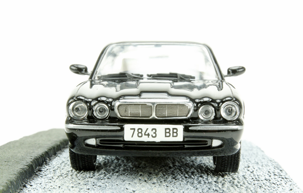 Jaguar XJ8 (2003) James Bond 