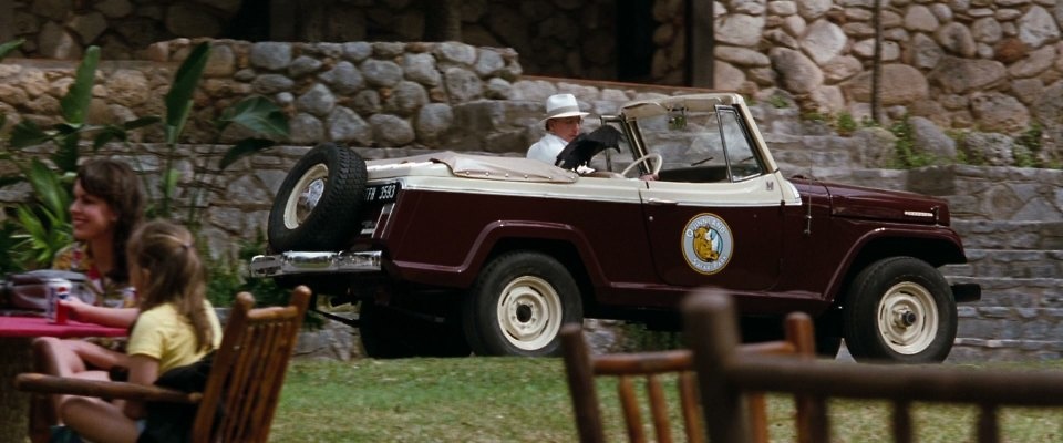 Jeep Comando Convertible (1967) Ace Ventura: When Nature Calls (1995) Greenlight 44880F 1/64 