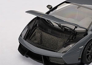 Lamborghini Gallardo LP570-4 Superleggera (2010) Autoart 74657 1:18 