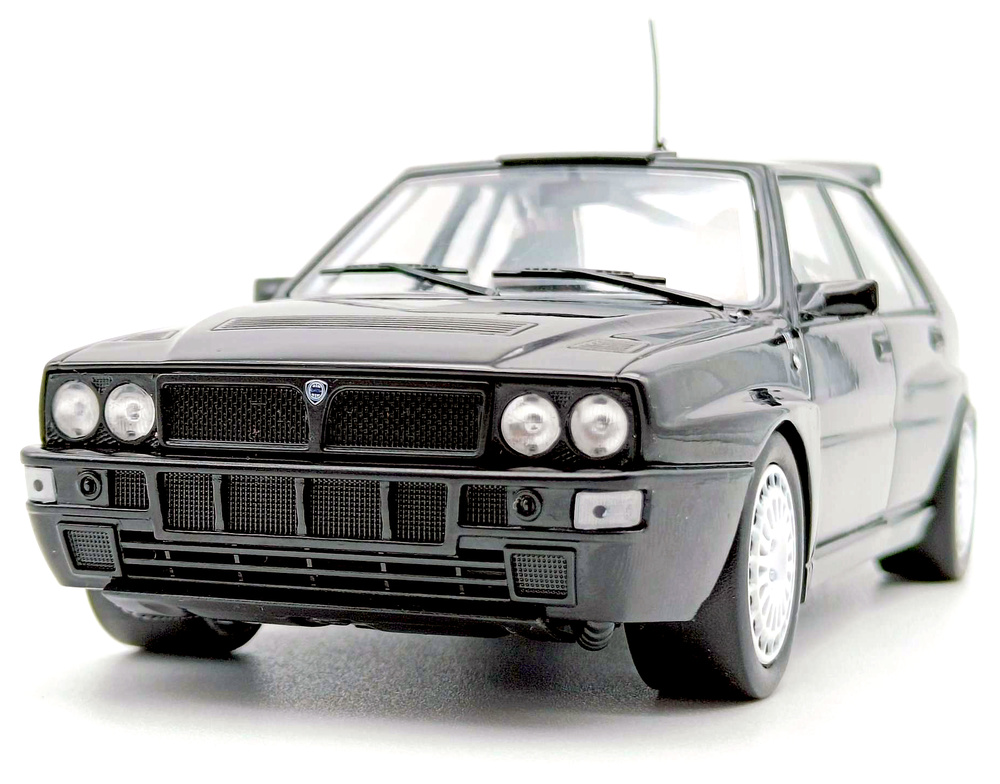 Lancia Delta Integrale 16V (1989) White Box 1/24 