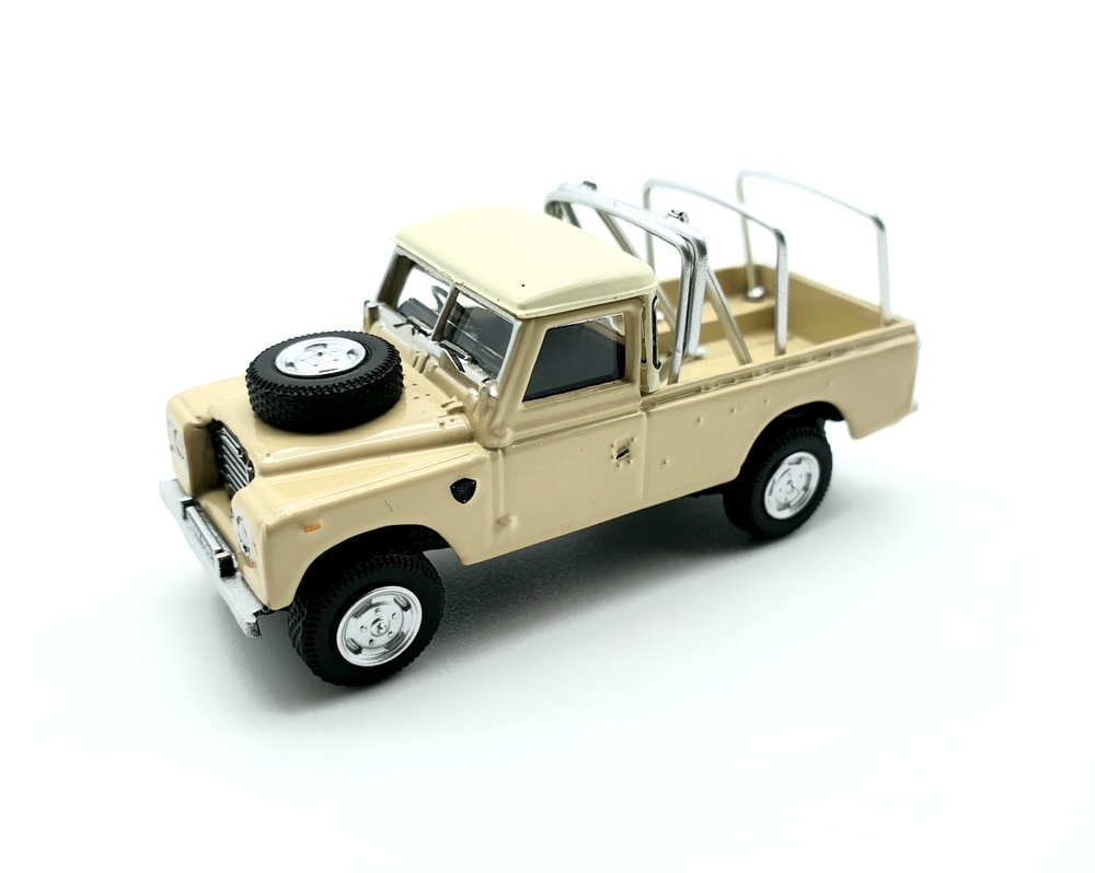 Land Rover 109 Serie 3 Pick-Up (1971) Cararama 52290 1/72 