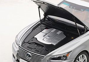 Lexus LS600hL (2013) Autoart 78841 1/18 