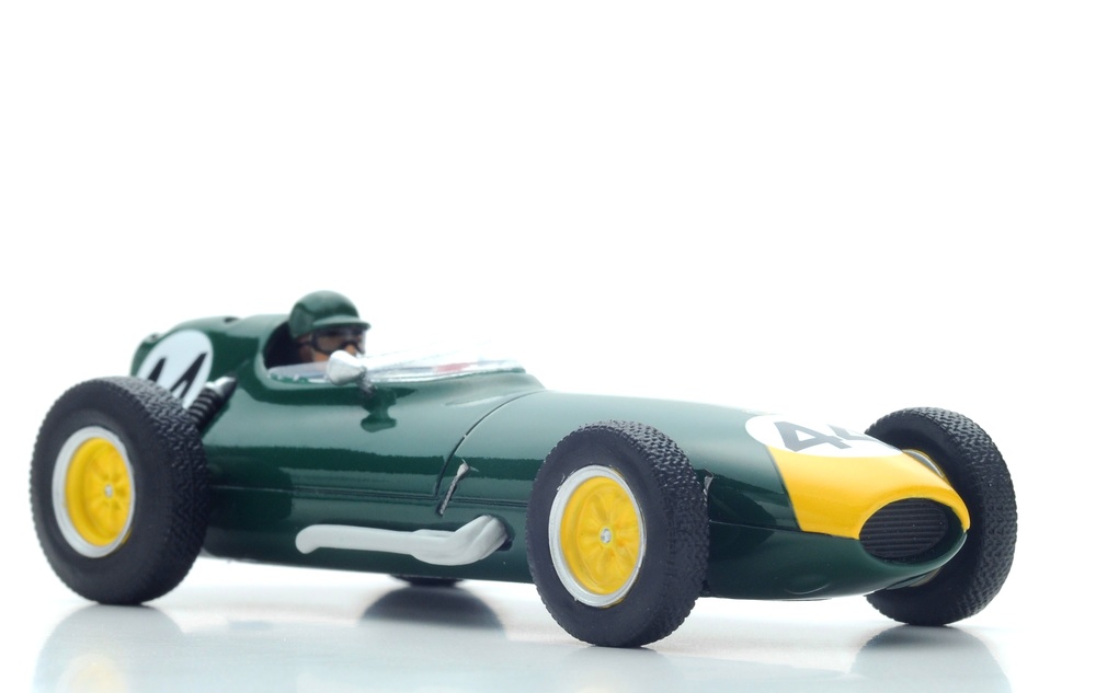 Lotus 16 