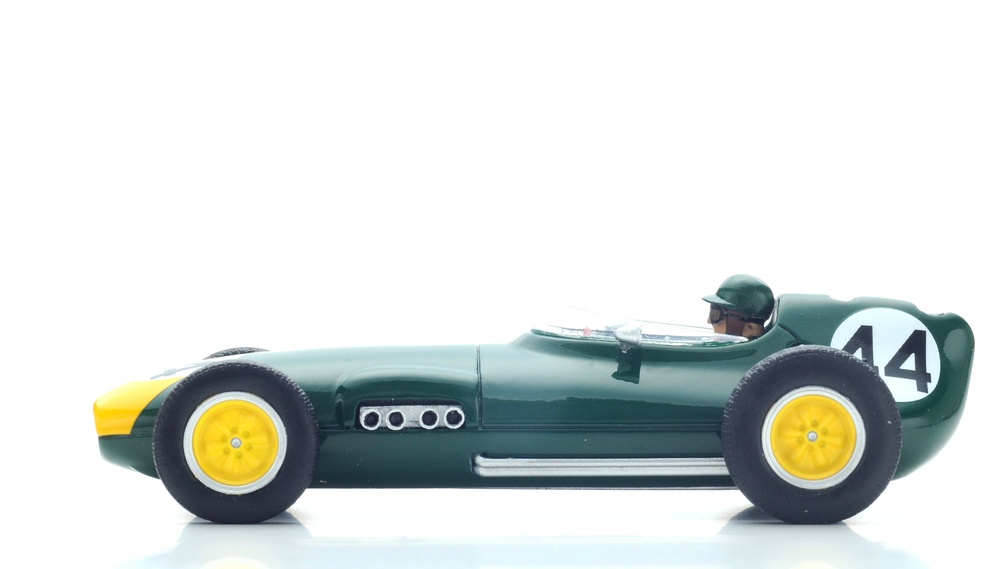 Lotus 16 