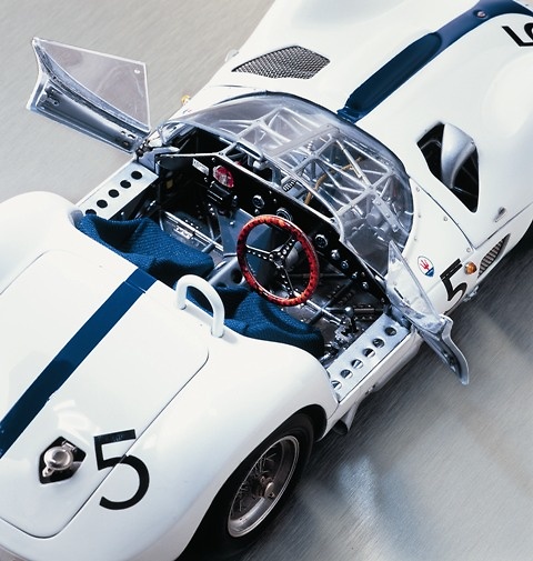 Maserati Tipo 61 Birdcage 1000 Km. Nurburgring nº 5 S. Moss y D. Gurney ( 1960) CMC M047 1/18