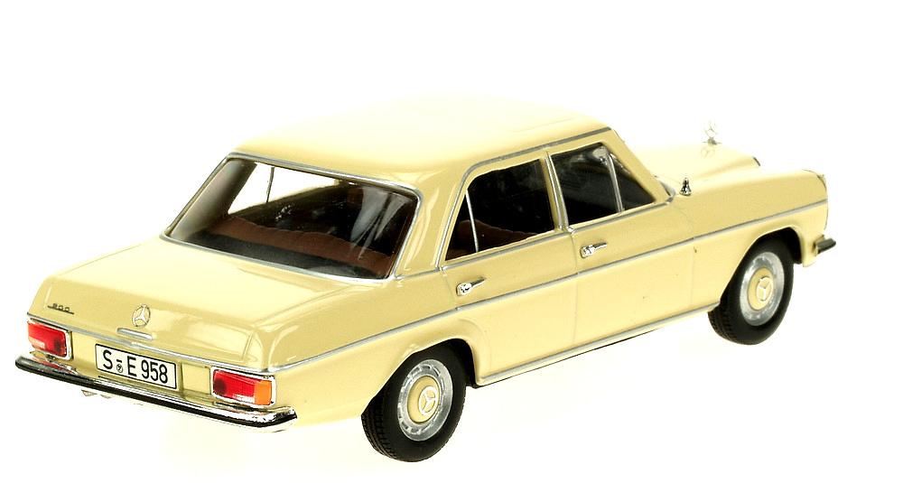 Mercedes 200/8 -W115- (1968) White Box 186660 1:43 