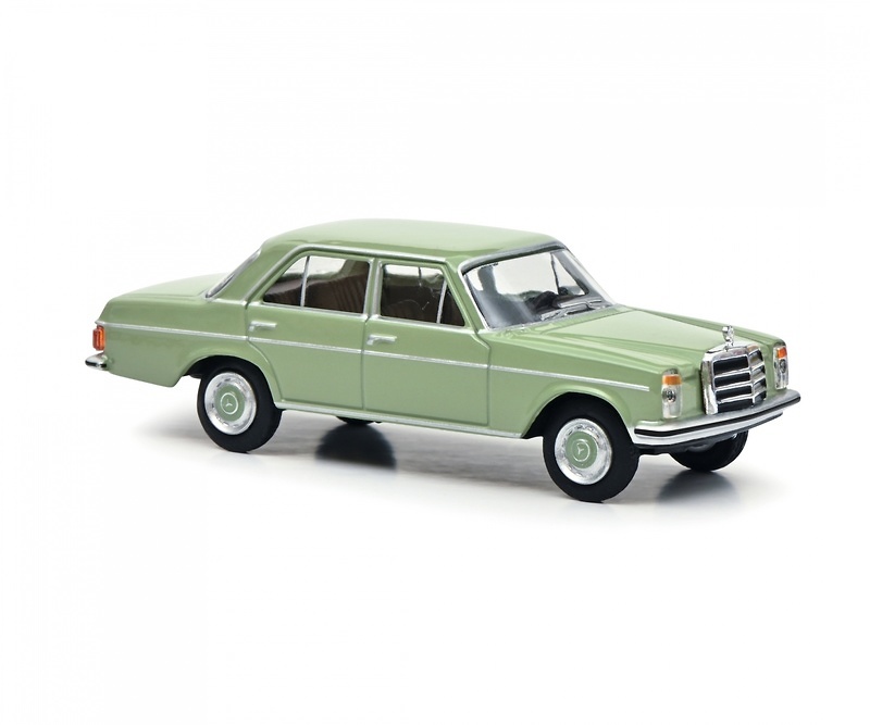 Mercedes Benz 200D Nº 2 (1968) Schuco 452030600 1/64 