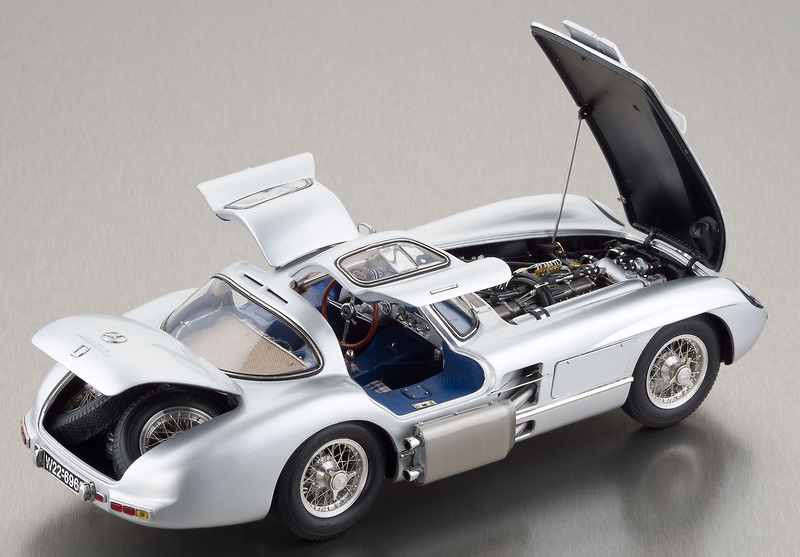 CMC M-088 Mercedes Benz 300 SLR Uhlenhaut Coupé (1955) CMC 1/18