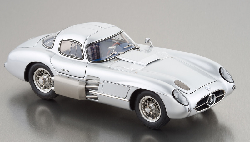 CMC M-088 Mercedes Benz 300 SLR Uhlenhaut Coupé (1955) CMC 1/18