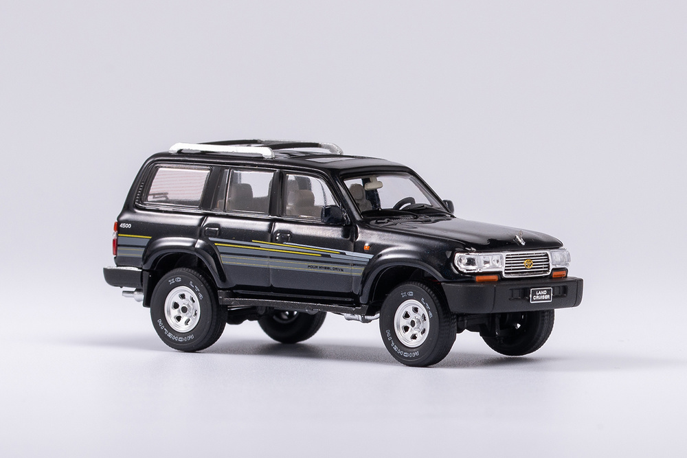 Miniatura Toyota Land Cruiser J80 - 1990 Keng Fai / Kilo Works 640312 escala 1/64 