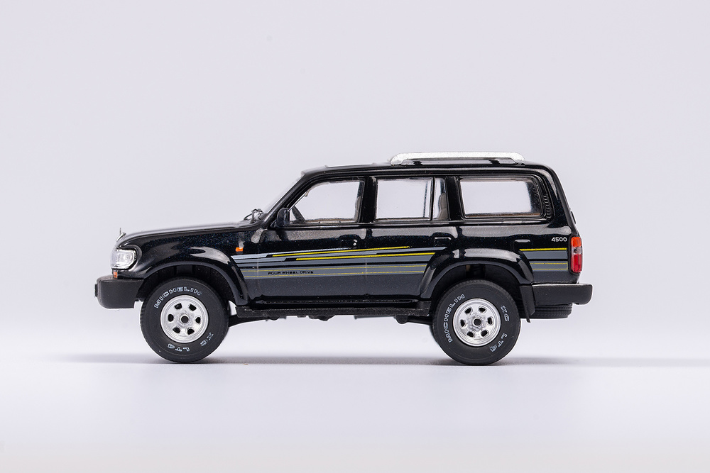 Toyota Land Cruiser J80 (1990) NZG VAKF-640312 1/64 