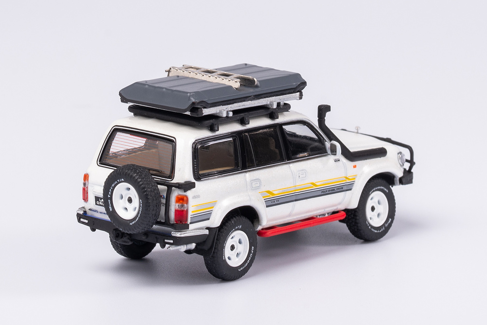 Miniatura Toyota Land Cruiser J80 - 1990 Keng Fai / Kilo Works 640314 escala 1/64 