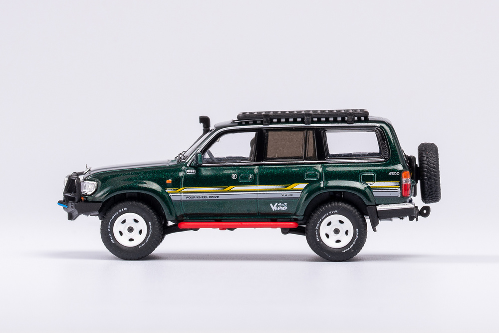 Toyota Land Cruiser J80 con equipo (1990) NZG VAKF-640316 1/64 