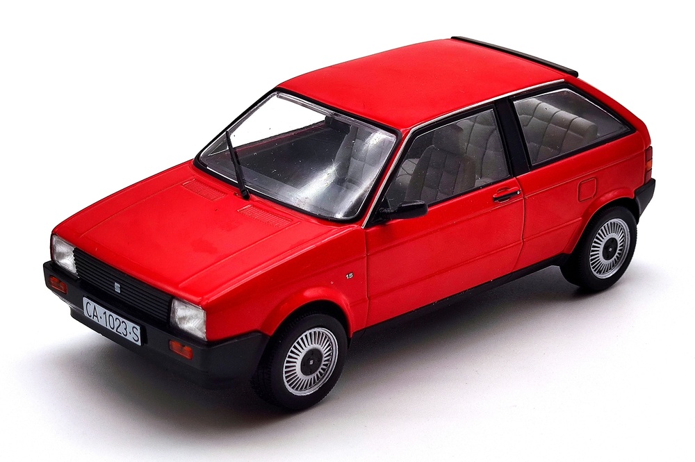 Miniatura coche Seat Ibiza (1984) Salvat escala 1/24 