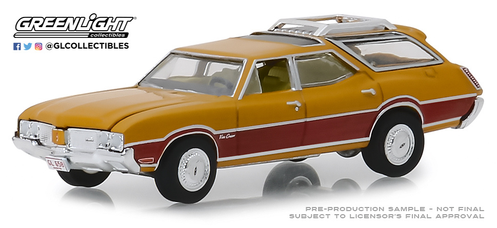 29950-C 1:64 Estate Wagons Series 3 - 1970 Oldsmobile Vista Cruiser - Nugget Gold Poly and Wood Grain Solid Pack 