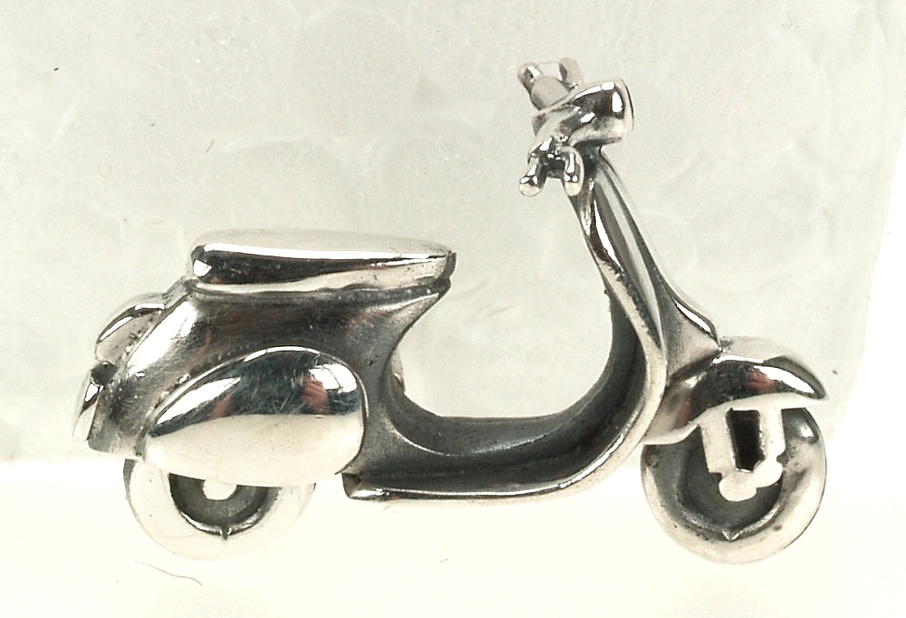 Pin Vespa Plata de 1ª ley 