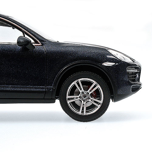 Porsche Cayenne Turbo (2010) Minichamps 400069270 1/43 