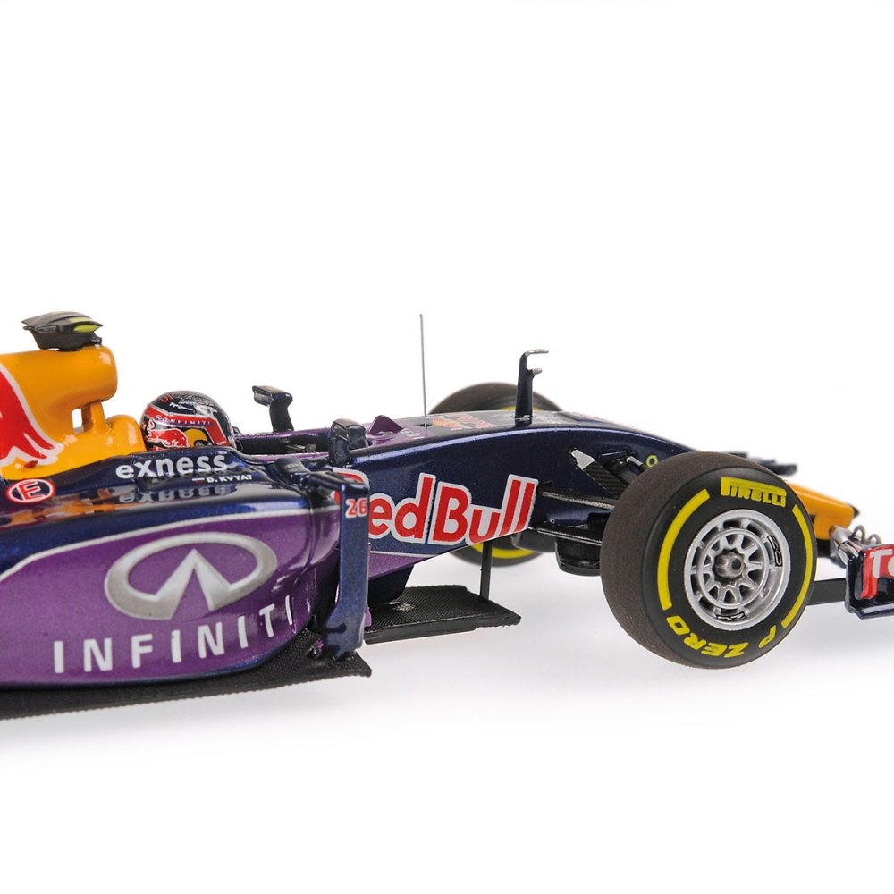 Red Bull RB11 nº 3 Daniil Kvyat (2015) Minichamps 417150026 1:43 