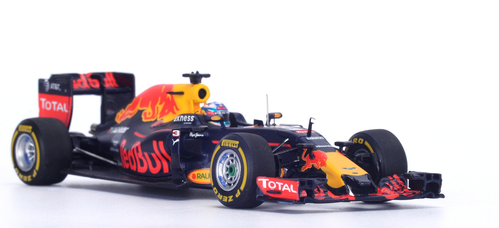 Red Bull RB12 