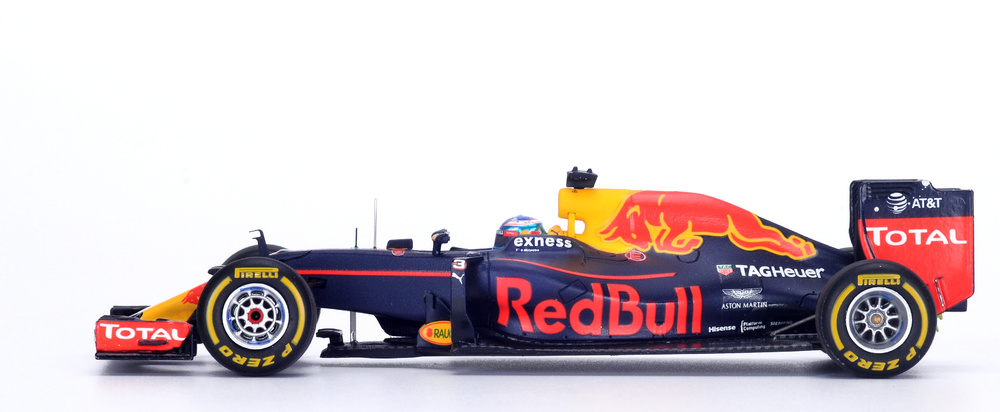 Red Bull RB12 