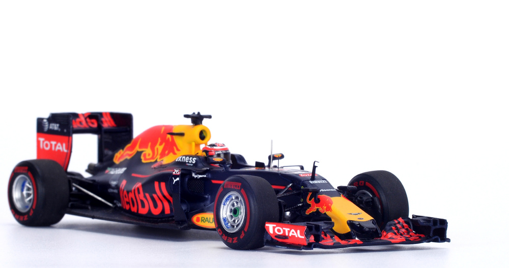 Red Bull RB12 