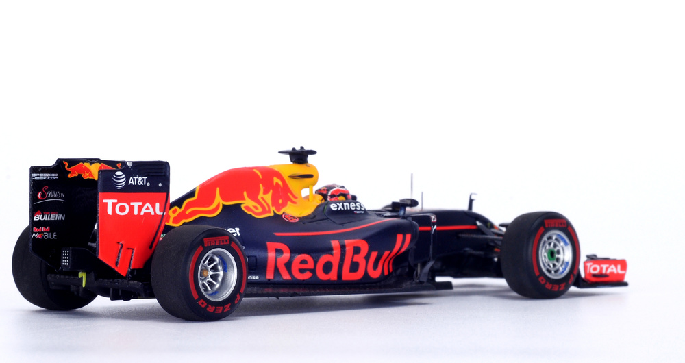 Red Bull RB12 