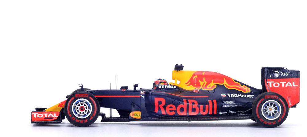 Red Bull RB12 