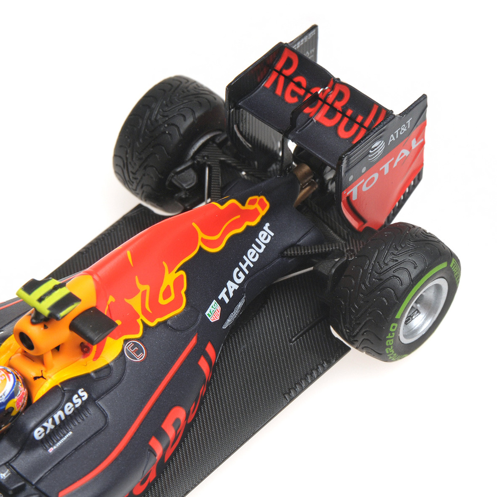 Red Bull RB12 