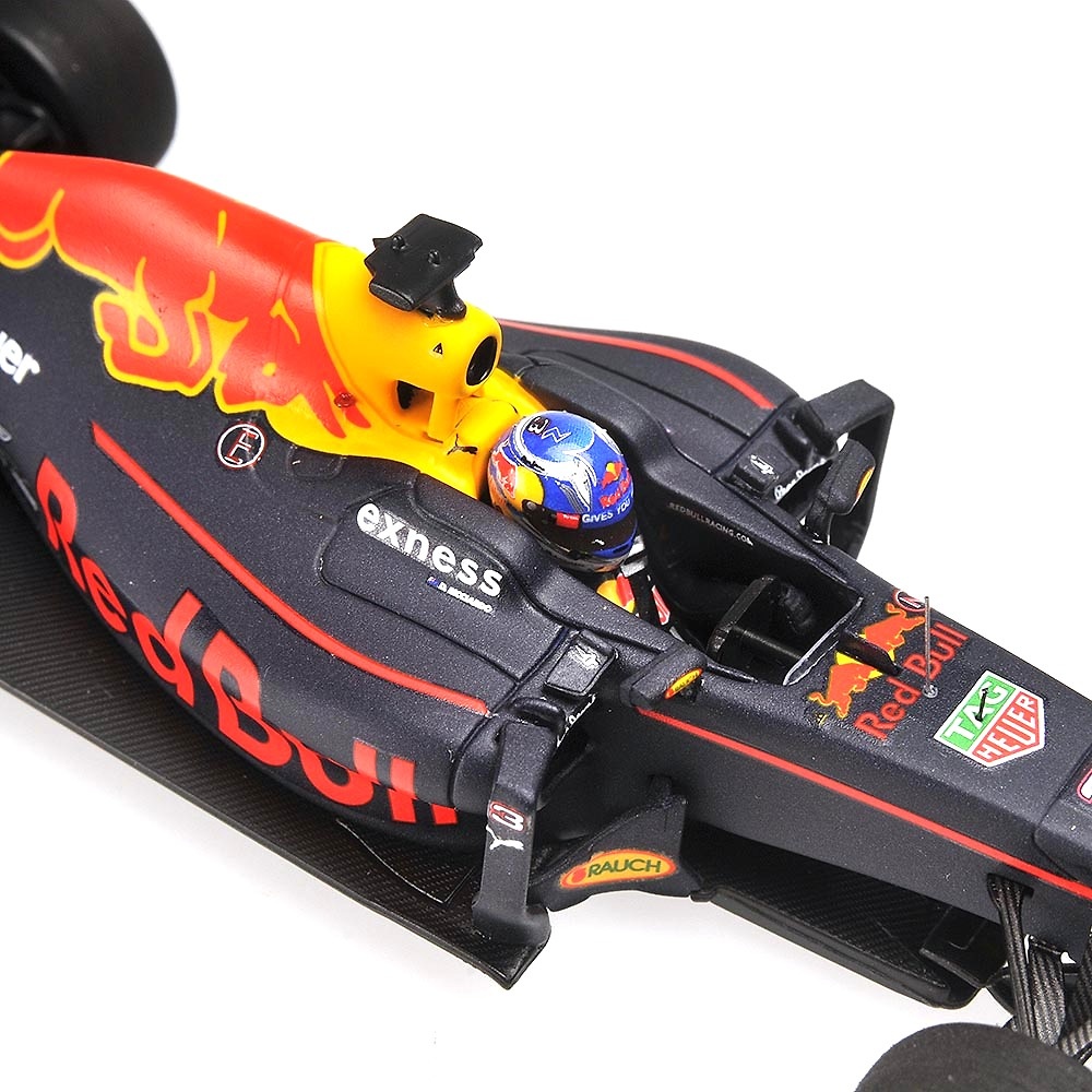 Red Bull RB12 nº 3 Daniel Ricciardo (2016) Minichamps 417160003 1:43 