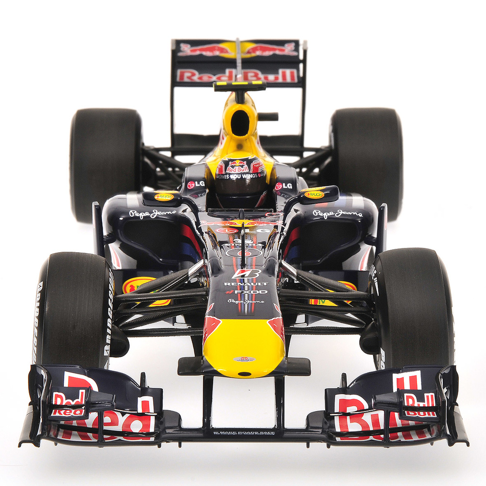 Red Bull RB6 nº 6 Mark Webber (2010) Minichamps 110100006 1/18 