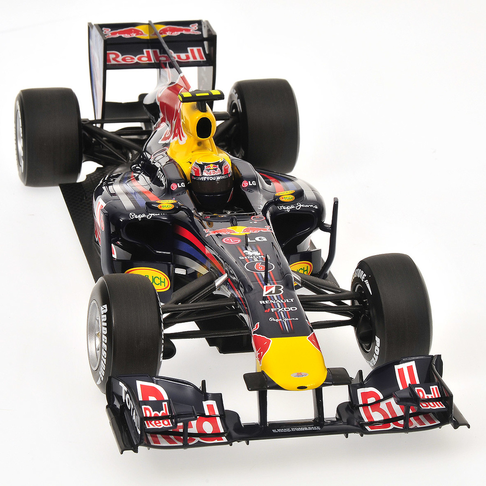 Red Bull RB6 nº 6 Mark Webber (2010) Minichamps 110100006 1/18 