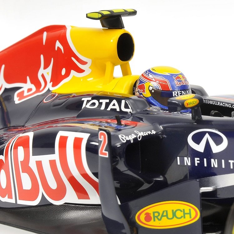 Red Bull RB7 nº 2 Mark Webber (2011) Minichamps 110110002 1/18 