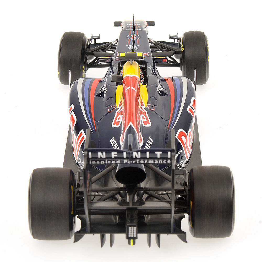 Red Bull RB7 nº 2 Mark Webber (2011) Minichamps 110110002 1/18 