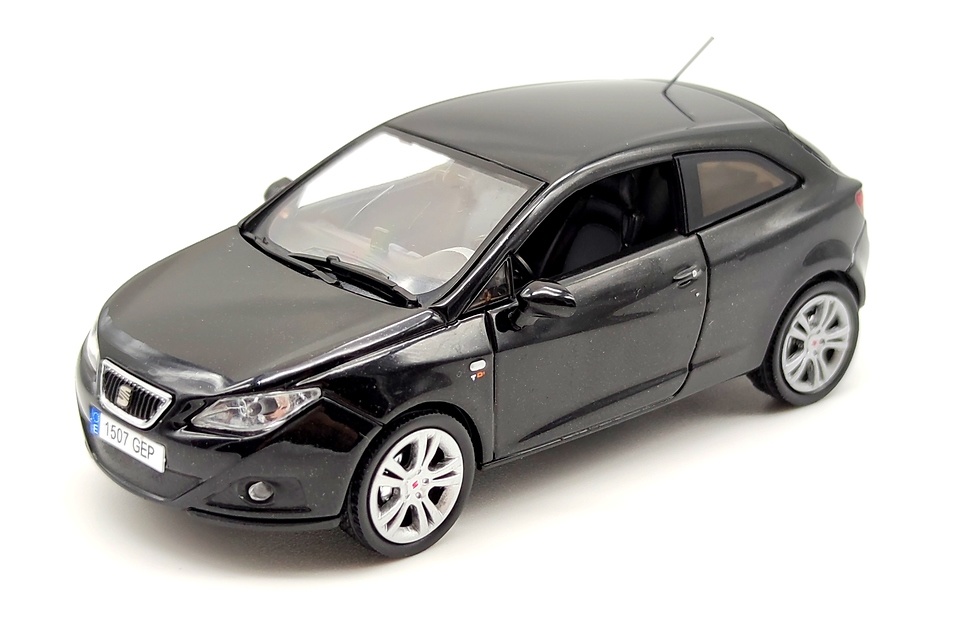 Seat Ibiza Serie 4 3p. (2008) Ixo 1/43 