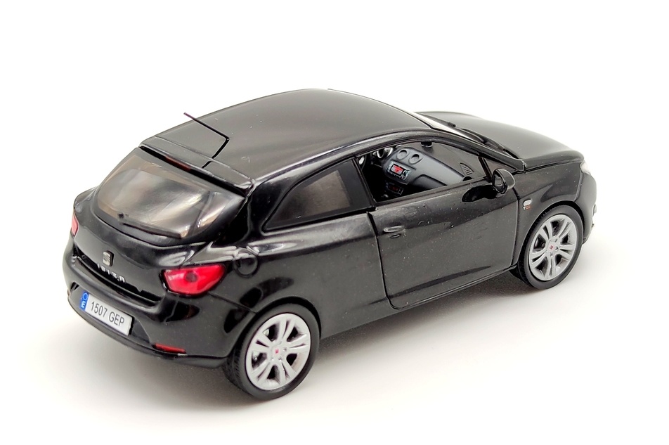 Seat Ibiza Serie 4 3p. (2008) Ixo 1/43 