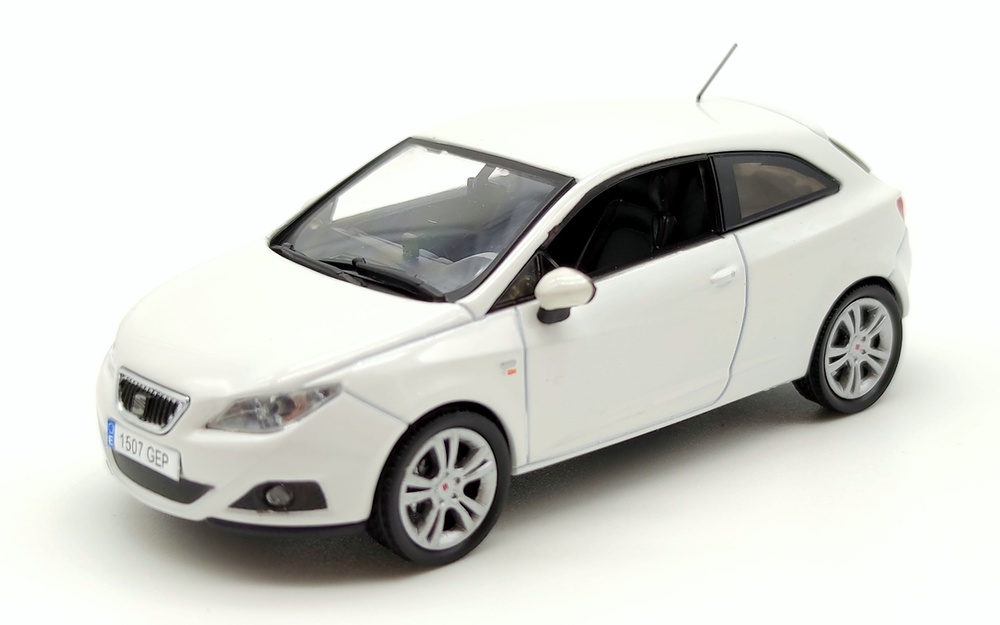 Seat Ibiza Serie 4 3p. (2008) Ixo 1/43 