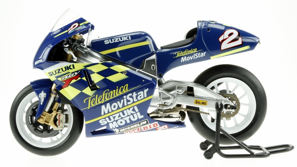 Suzuki RGV500 nº 2 Kenny Roberts Jr. (2000) Altaya MC42 1/12 